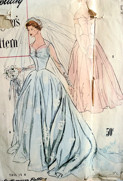 1950s BEAUTIFUL WEDDING GOWN BRIDAL DRESS PATTERN  SIMPLICITY DESIGNER 8239