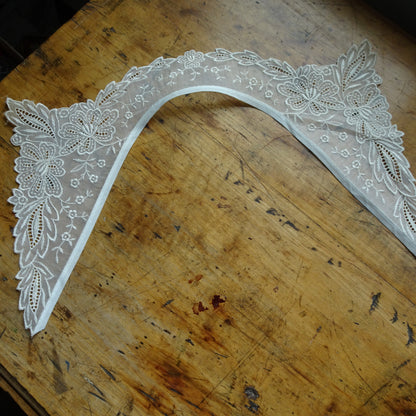 BEAUTIFUL Vintage Collar, Exceptional Embroidered Collar, Swiss Embroidery,Lovely Openwork Design, Collectible Vintage Collars
