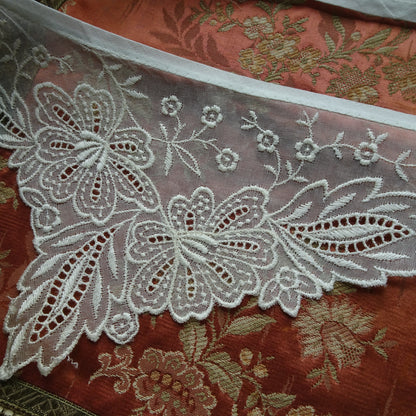 BEAUTIFUL Vintage Collar, Exceptional Embroidered Collar, Swiss Embroidery,Lovely Openwork Design, Collectible Vintage Collars
