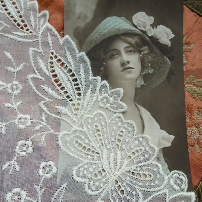 BEAUTIFUL Vintage Collar, Exceptional Embroidered Collar, Swiss Embroidery,Lovely Openwork Design, Collectible Vintage Collars