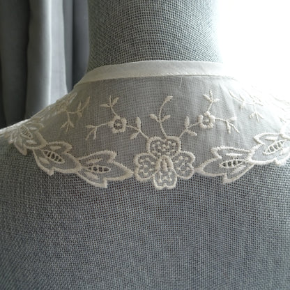 BEAUTIFUL Vintage Collar, Exceptional Embroidered Collar, Swiss Embroidery,Lovely Openwork Design, Collectible Vintage Collars