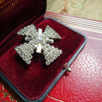 SPARKLING Vintage Maltese Cross Brooch, Beautiful Glittering Glass Stones, Collectible Vintage Jewelry