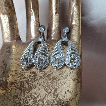 LOVELY Art Deco Sparkling Drop Earrings, Screw Back Earrings, Glittering Glass Earrings, Evening Earrings, Bridal Earrings, Collectible Vintage Jewelry
