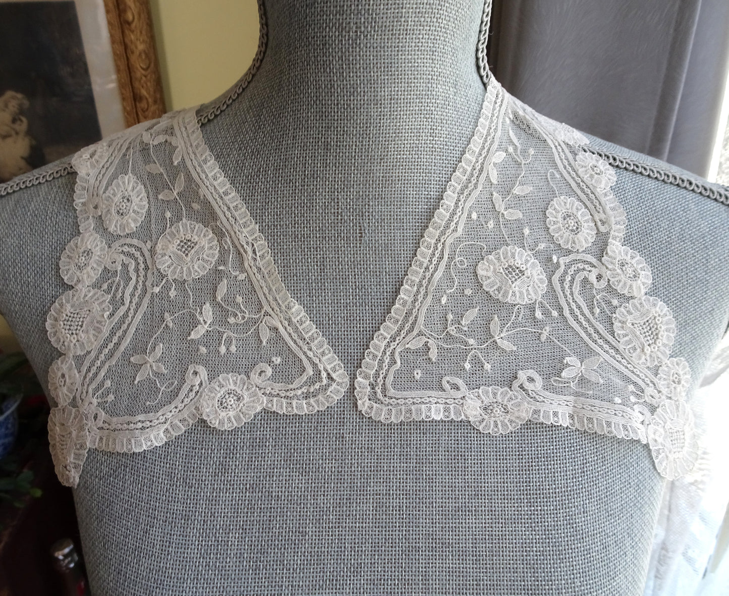 GORGEOUS Antique handmade Brussels Applique lace Collar,Two Large Collar Panels,For Heirloom Sewing,Collectible Antique Lace