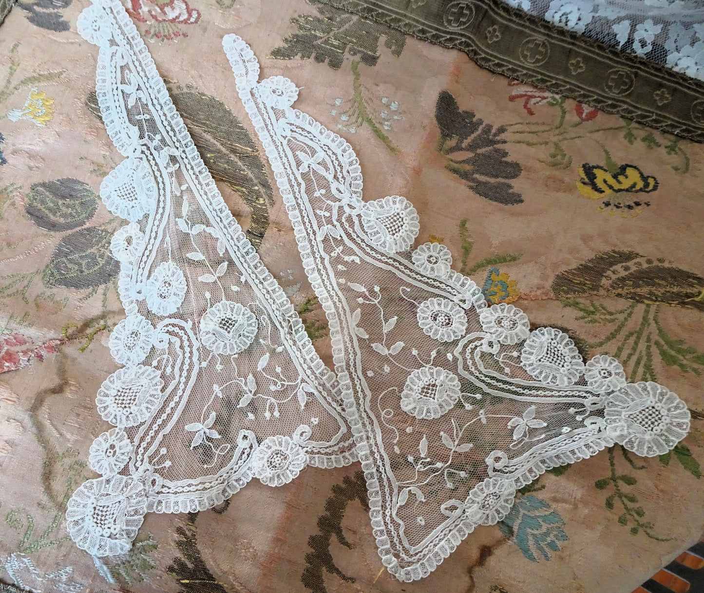 GORGEOUS Antique handmade Brussels Applique lace Collar,Two Large Collar Panels,For Heirloom Sewing,Collectible Antique Lace