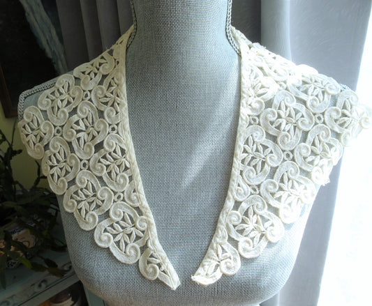 BEAUTIFUL Vintage Collar, French Linen Collar, Lovely Openwork Lace, For Dress or Sweaters, Heirloom Sewing, Collectible Lace Collars