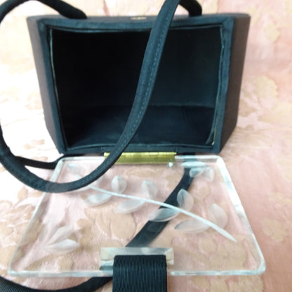STUNNING 1940s Carved Lucite Lid Black Purse, Beautiful Design Shape, Fabulous Condition, Collectible Vintage Purses