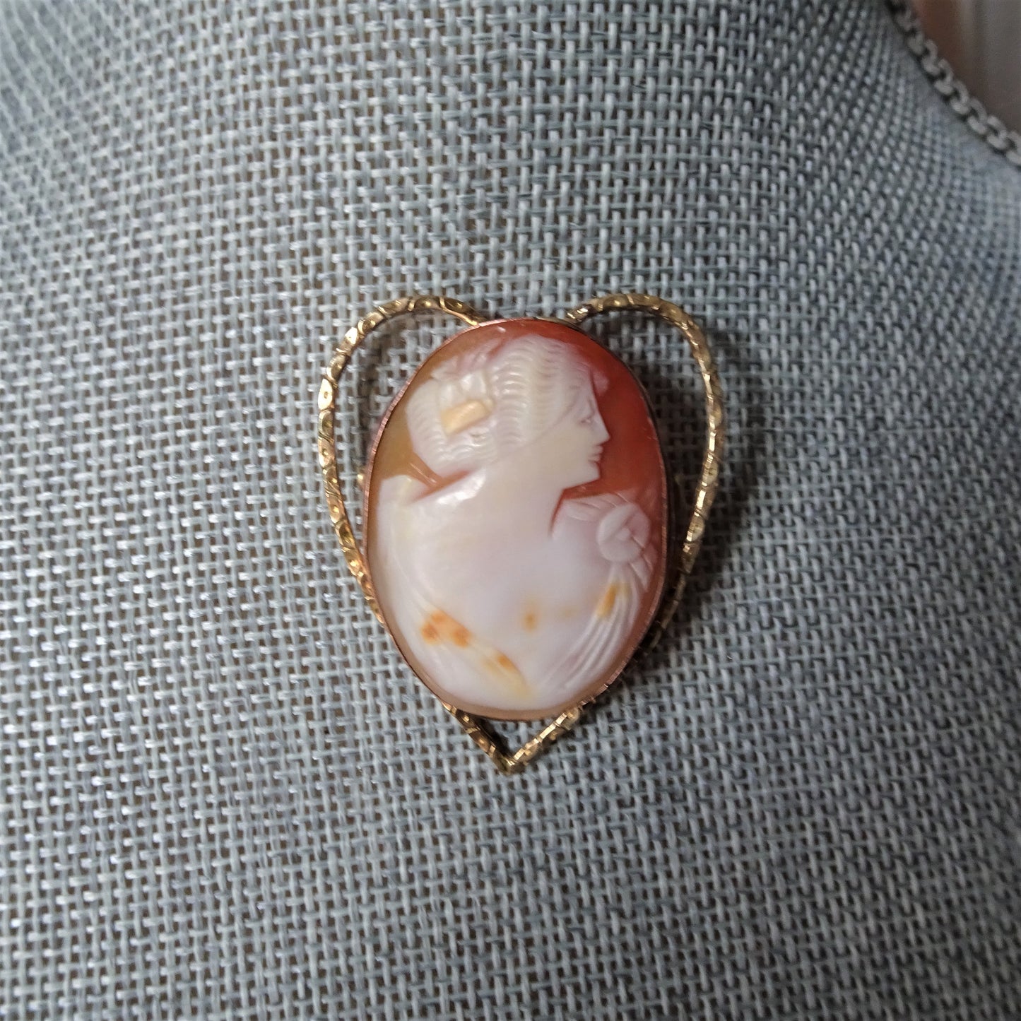 BEAUTIFUL Antique Cameo Brooch or Necklace, Hand Carved Shell Cameo, HEART Shape Setting, Collectible Antique Cameos, Vintage Jewelry