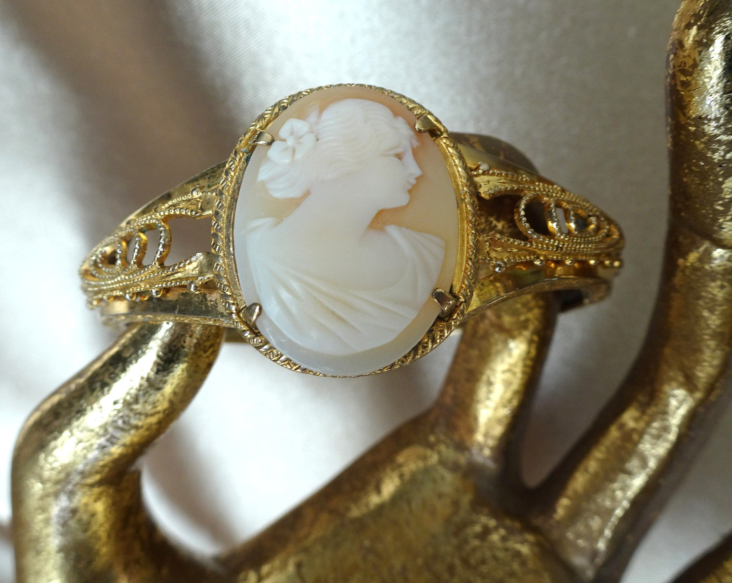 ANTIQUE Romantic Carved Cameo and Gold Filled Filigree Bracelet,Collectible Antique Bracelets
