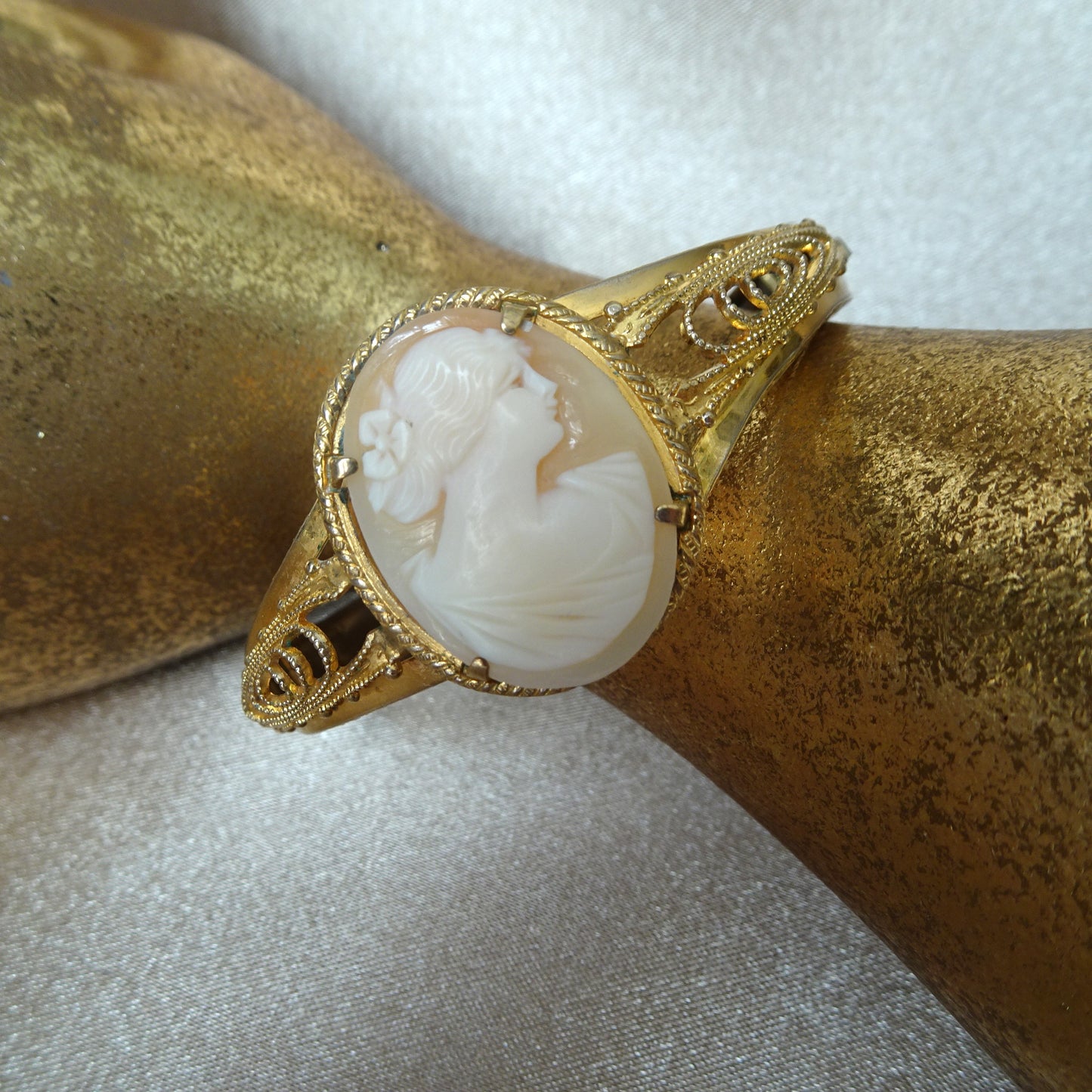 ANTIQUE Romantic Carved Cameo and Gold Filled Filigree Bracelet,Collectible Antique Bracelets