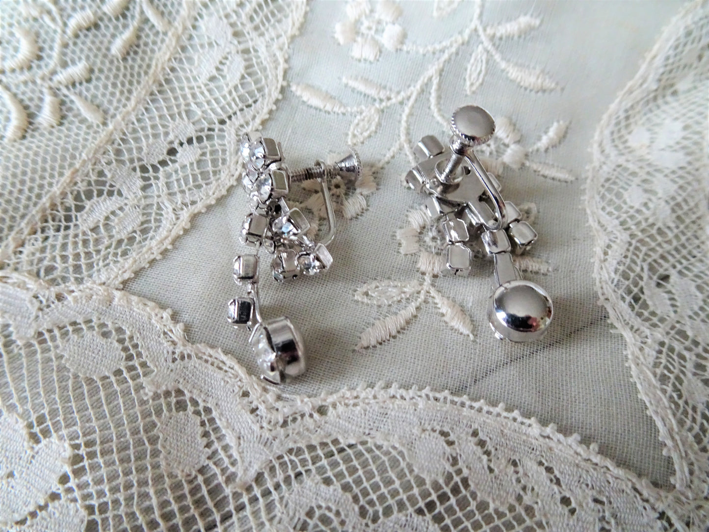 BEAUTIFUL Drop Earrings, Sparkling Glam Earrings ,Rhinestone Earrings,Dangle Earrings,Bridal,Collectible Vintage Jewelry