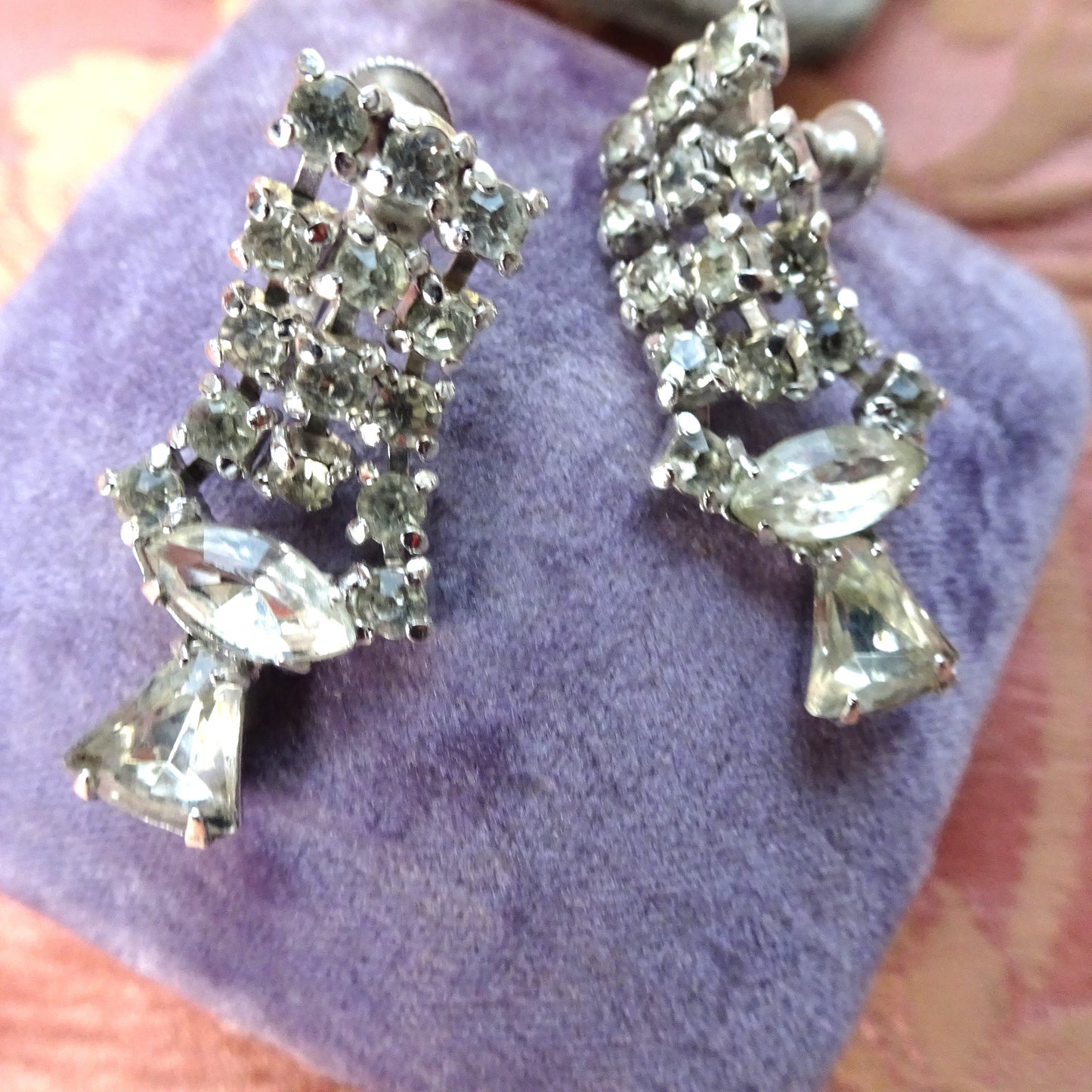 GLAMOROUS Drop Earrings, Sparkling Vintage Earrings ,Rhinestone Earrings,Dangle Earrings,Bridal,Collectible Vintage Jewelry