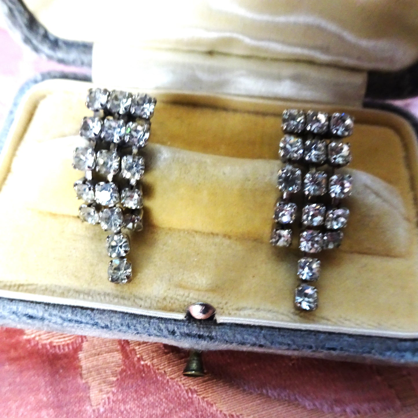 Glam Earrings ,Rhinestone Earrings,Dangle Earrings,Bridal,Collectible Vintage Jewelry