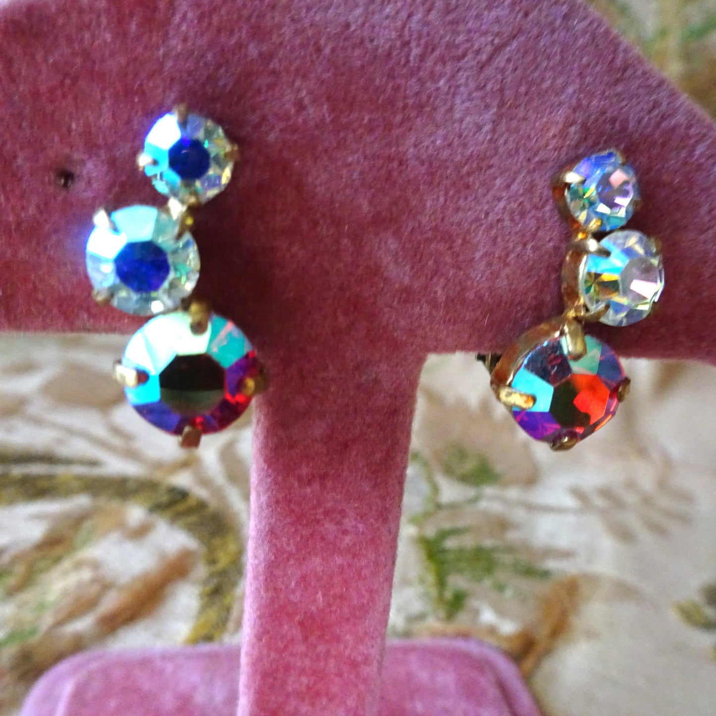 FABULOUS Vintage AB Rhinestone Earrings, Lovely Sparkling Glass Earrings, Mid-Century Clip On Earrings,Collectible Jewelry