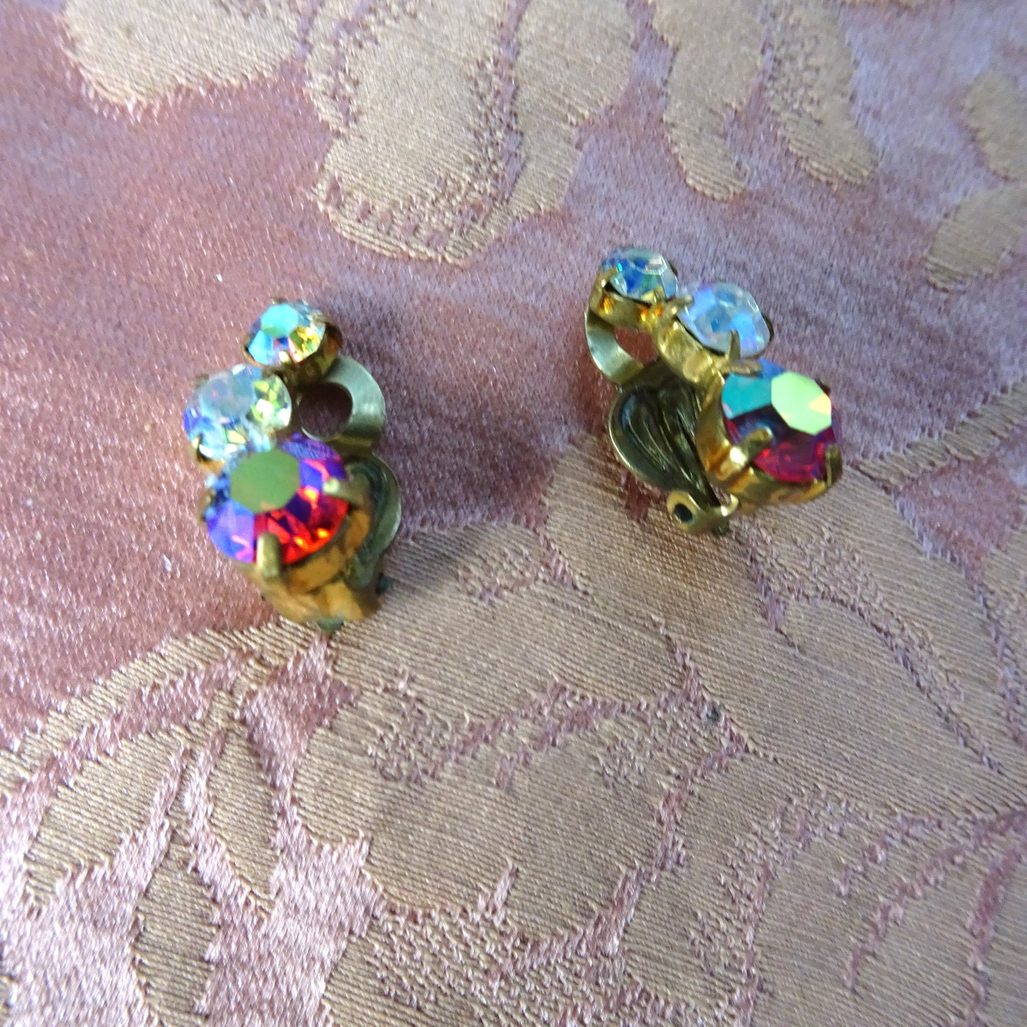 FABULOUS Vintage AB Rhinestone Earrings, Lovely Sparkling Glass Earrings, Mid-Century Clip On Earrings,Collectible Jewelry