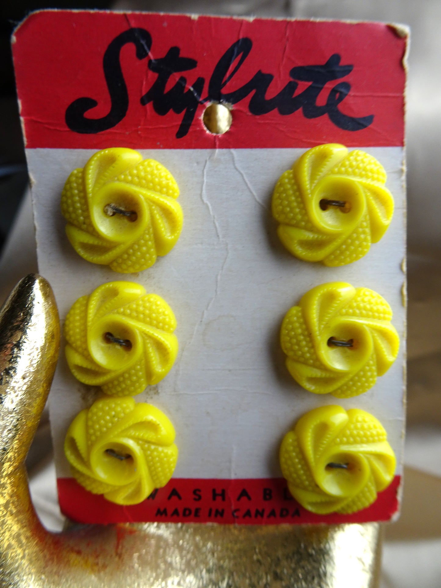 PRETTY 1930s Buttons, Plastic Yellow Buttons on Original Card,Set of 6,For Sewing,Framing, Collectible Vintage Buttons