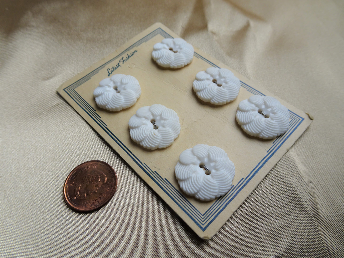LOVELY 1930s Buttons, Plastic White Buttons on Original Card,Set of 6,For Sewing,Framing, Collectible Vintage Buttons