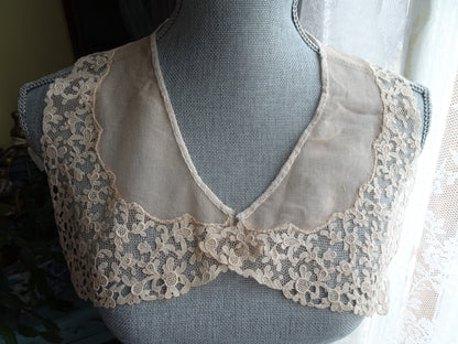 ANTIQUE French Lace Lovely Collar,Intricate Floral Netted Lace,Downton Abbey, Flapper Era, Bridal Gown Lace, Collectible Vintage Lace