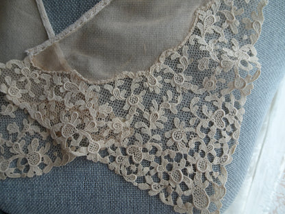 ANTIQUE French Lace Lovely Collar,Intricate Floral Netted Lace,Downton Abbey, Flapper Era, Bridal Gown Lace, Collectible Vintage Lace