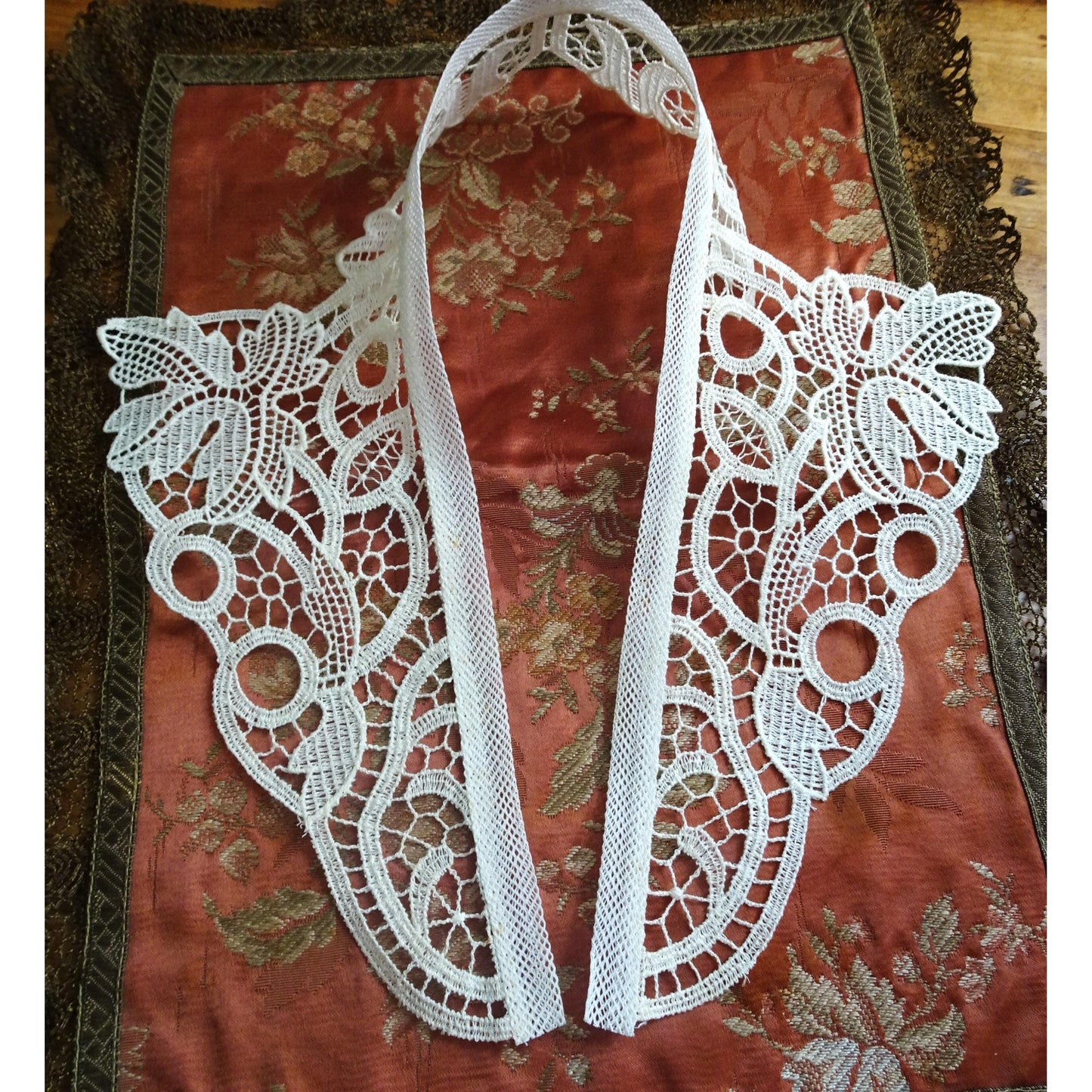 LOVELY Antique Lace Ladies Collar,Never Used, Heirloom Sewing,Collectible Vintage Lace