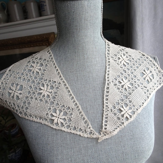 BEAUTIFUL Antique Cluny Bobbin Lace Collar Appliques, Stunning Hand Work, Perfect For Clothing, Fine Heirloom Sewing, Collectible Vintage Lace