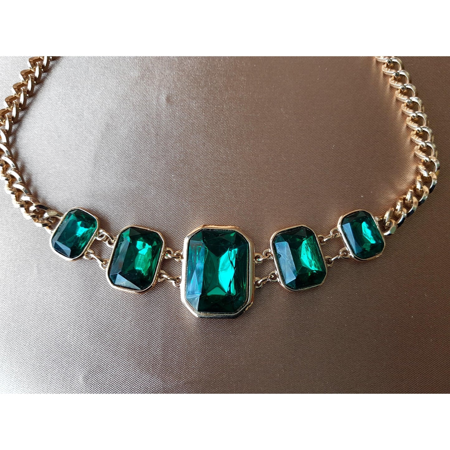 STRIKING Art Glass Necklace, Emerald Green Faceted Glass, Gold Tone Metal Setting, Statement Necklace, Collectible Vintage Jewelry