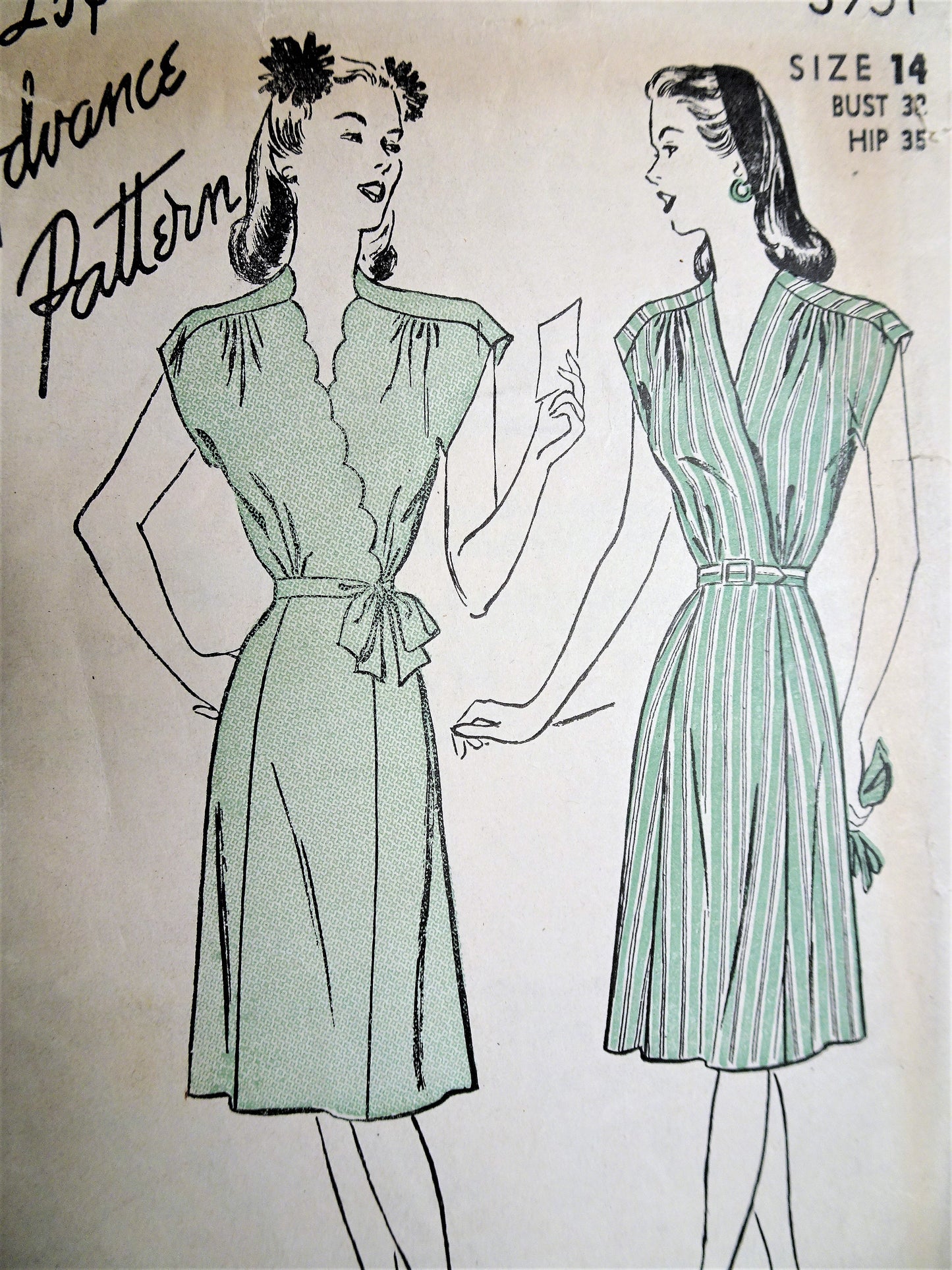1940s ADVANCE 3951 Dress Pattern Bust 32 Vintage Sewing Pattern