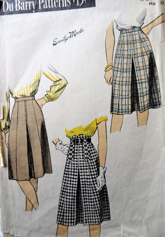 1940s CLASSIC Skirt Pattern Du Barry 6142 Three Versions, Inverted Pleats, Waist 28 Easily Made Vintage Sewing Pattern
