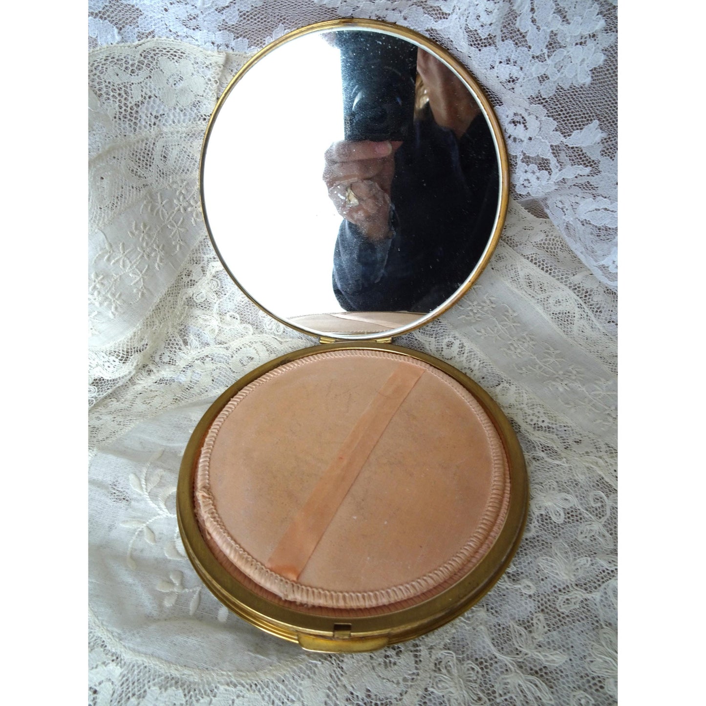 STUNNING Huge Art Deco Powder Compact, Lovely Floral Engraved Front Art Deco Pattern On Back, Gorgeous Vintage Compact,Collectible Compacts