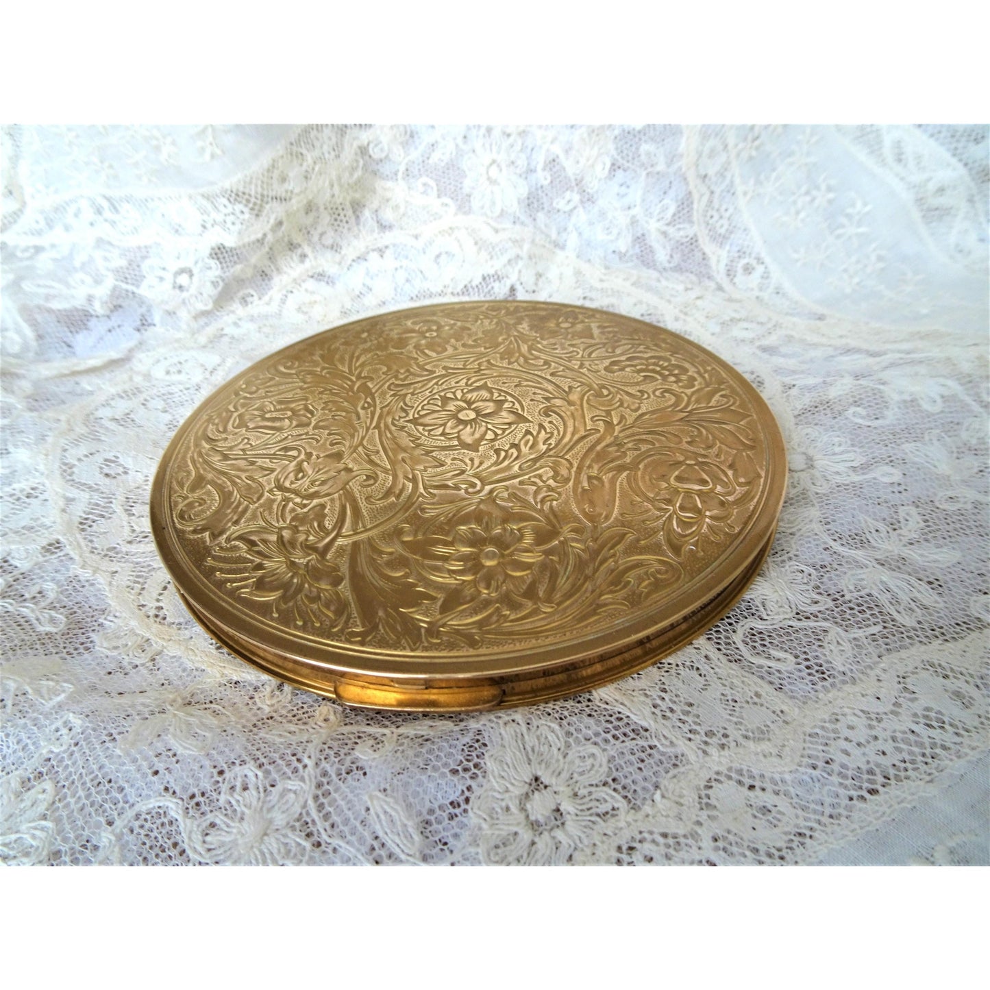 STUNNING Huge Art Deco Powder Compact, Lovely Floral Engraved Front Art Deco Pattern On Back, Gorgeous Vintage Compact,Collectible Compacts