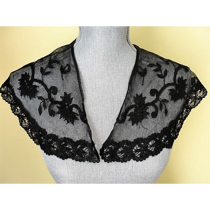 LOVELY Antique Black Lace Cape Collar,Victorian Mourning Lace, French Lace,Vintage Clothing,Collectible Lace