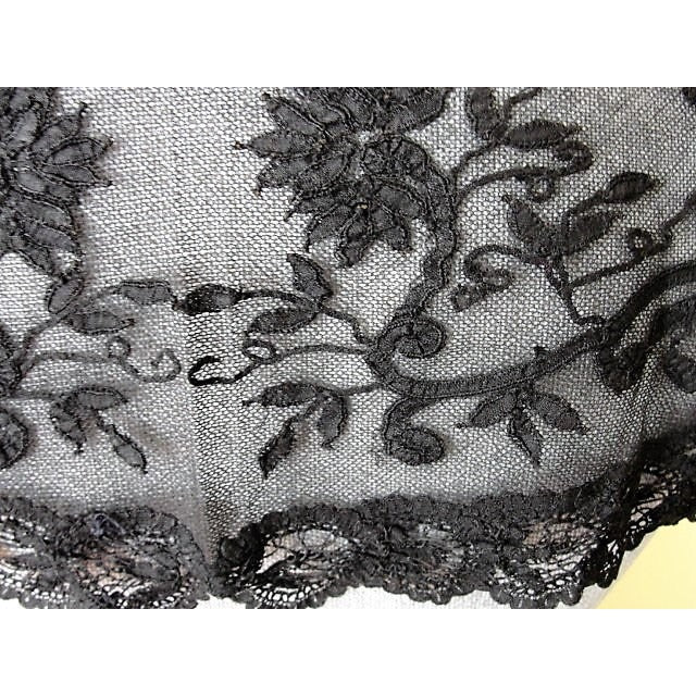 LOVELY Antique Black Lace Cape Collar,Victorian Mourning Lace, French Lace,Vintage Clothing,Collectible Lace