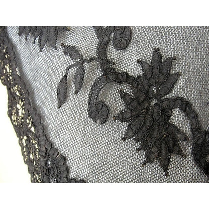 LOVELY Antique Black Lace Cape Collar,Victorian Mourning Lace, French Lace,Vintage Clothing,Collectible Lace