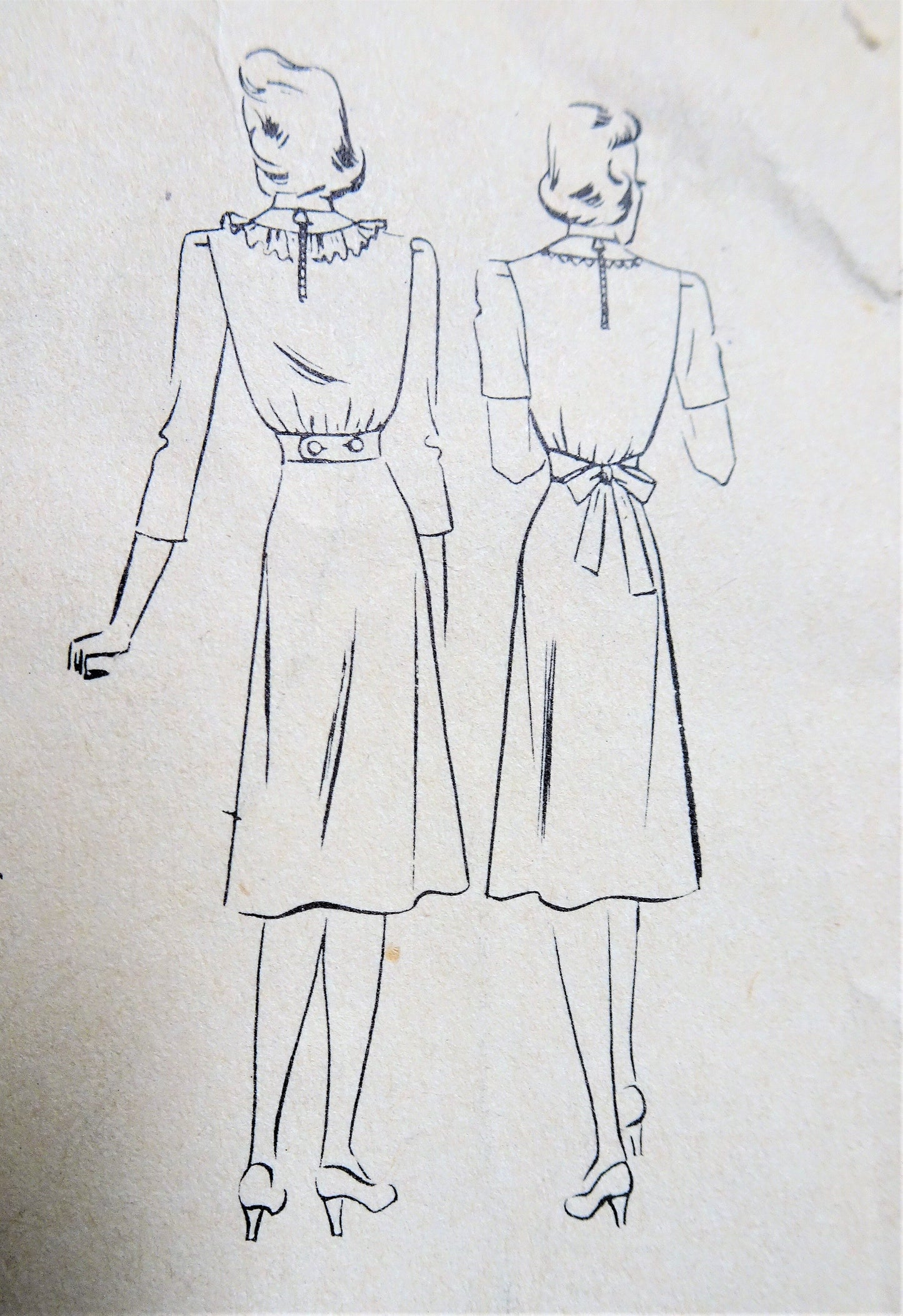 1940s  PRETTY Dress Pattern HOLLYWOOD 577 Features Starlet Priscilla Lane of Warner Bros Shaped Midriff Dress, Bust 32 Vintage Sewing Pattern