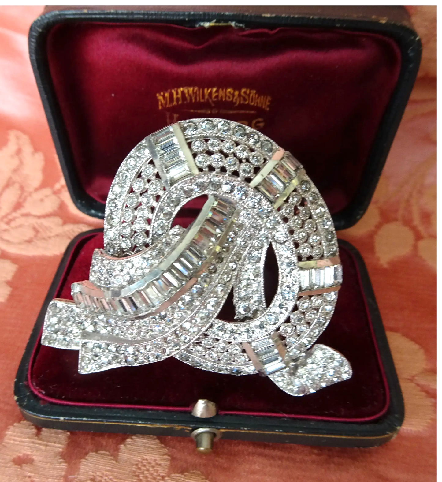 FABULOUS Art Deco Large Brooch, Sparkling Diamanté Glass Stones, Strong 20s Design, Beautiful Pin, Collectible Vintage Jewelry