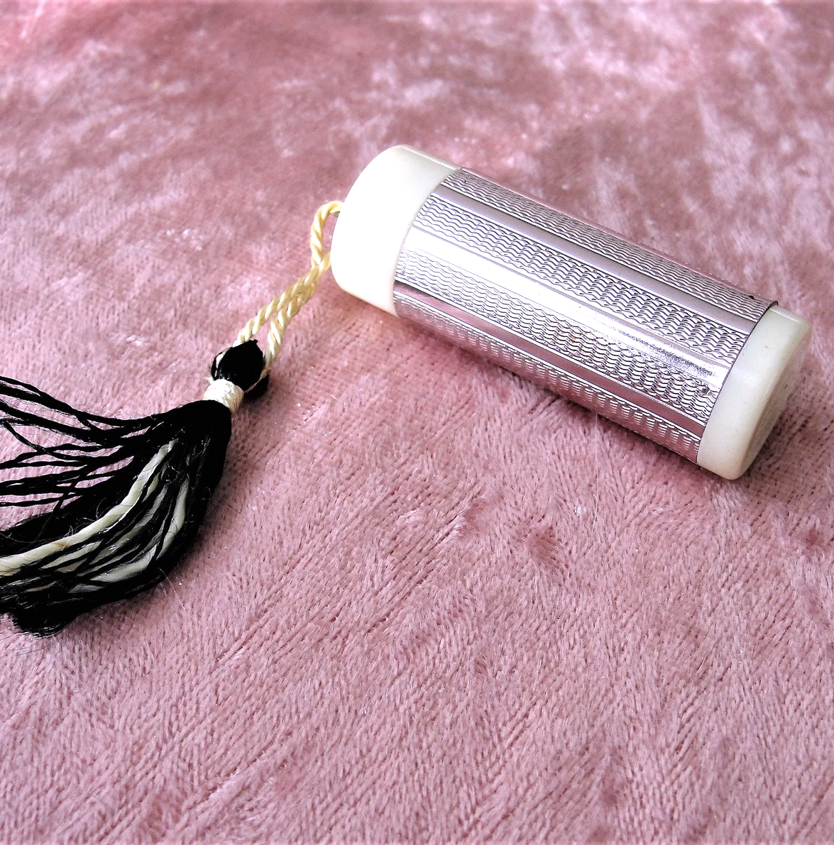 VINTAGE Art Deco Sewing Kit,Travel Kit,Etui,Needle Case,Mending Sewing Kit,Ivory Celluloid n Pink Metal,Silk Tassel,Antique Needlework Tools