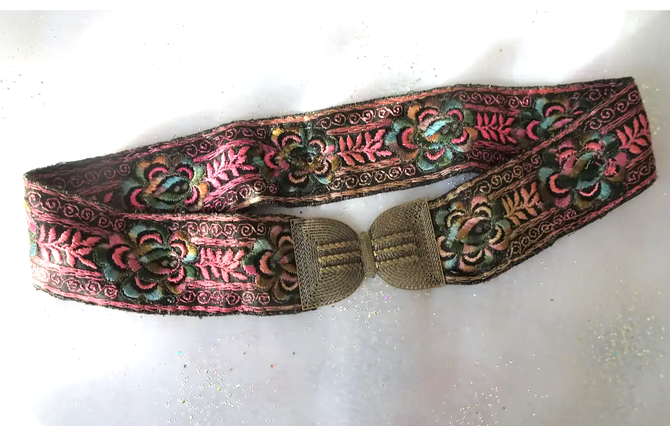 ANTIQUE French Belt,Filigree Gilt Silver Metal Buckle,LOVELY Embroidered Metal Fabric Belt,Beautiful Unique Belt,Collectible Vintage Buckles