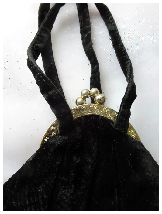 FABULOUS Vintage 1930s Velvet Evening Bag Purse,Lovely Frame and Kiss Clasp,Collectible Purses Hand Bags