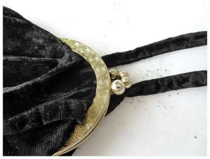 FABULOUS Vintage 1930s Velvet Evening Bag Purse,Lovely Frame and Kiss Clasp,Collectible Purses Hand Bags