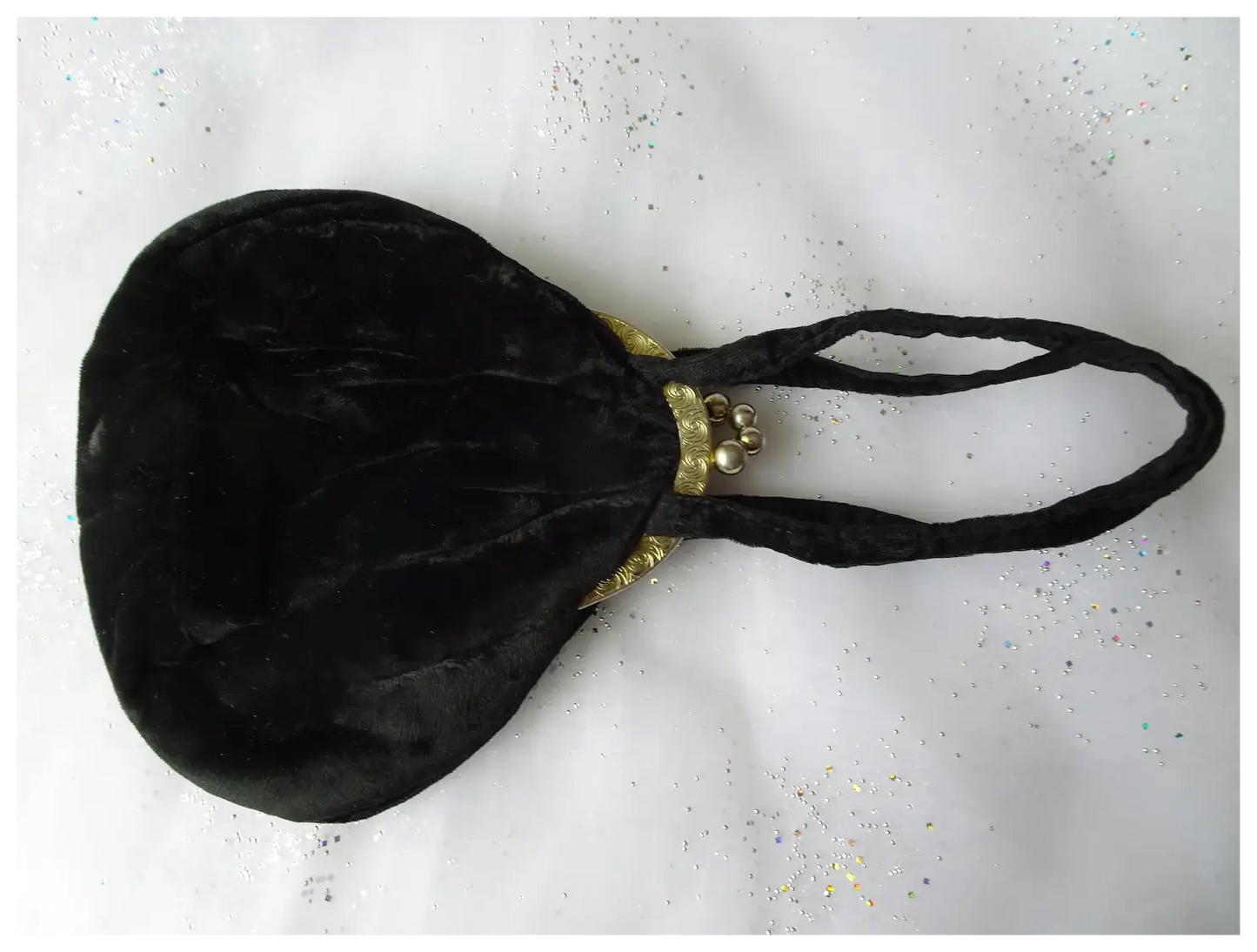 FABULOUS Vintage 1930s Velvet Evening Bag Purse,Lovely Frame and Kiss Clasp,Collectible Purses Hand Bags