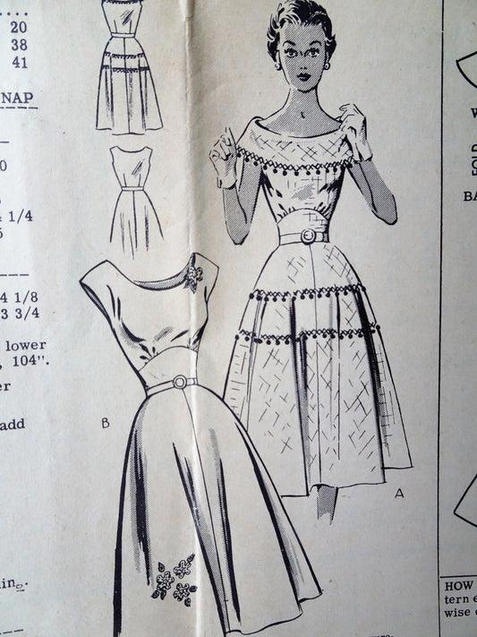 1950s LOVELY Flattering Dress Pattern Mail Order 257 Wide Face Framing Collar or Collarless Dress Bust 30 Vintage Sewing Pattern