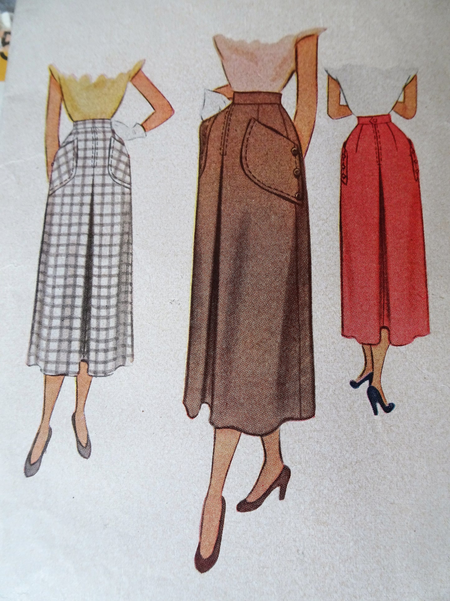 1940s CLASSY Skirt Pattern McCALL 7715 Large Pockets Skirt, Waist 26 Vintage Sewing Pattern