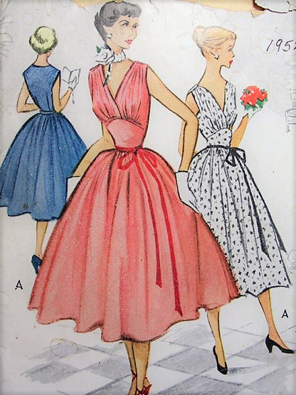 1950s GLAM Evening Cocktail Party Prom Dress Pattern McCALLS 8901 Flattering V Neckline Dreamy Design Bust 33 Vintage Sewing Pattern
