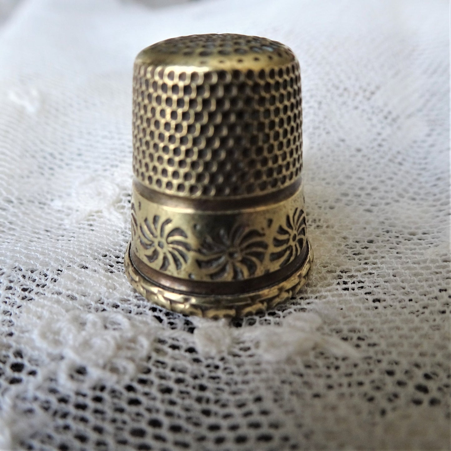 LOVELY Antique English Thimble, Engraved Thimble, Collectible Thimbles, Vintage Sewing Tools, Needlework Tools