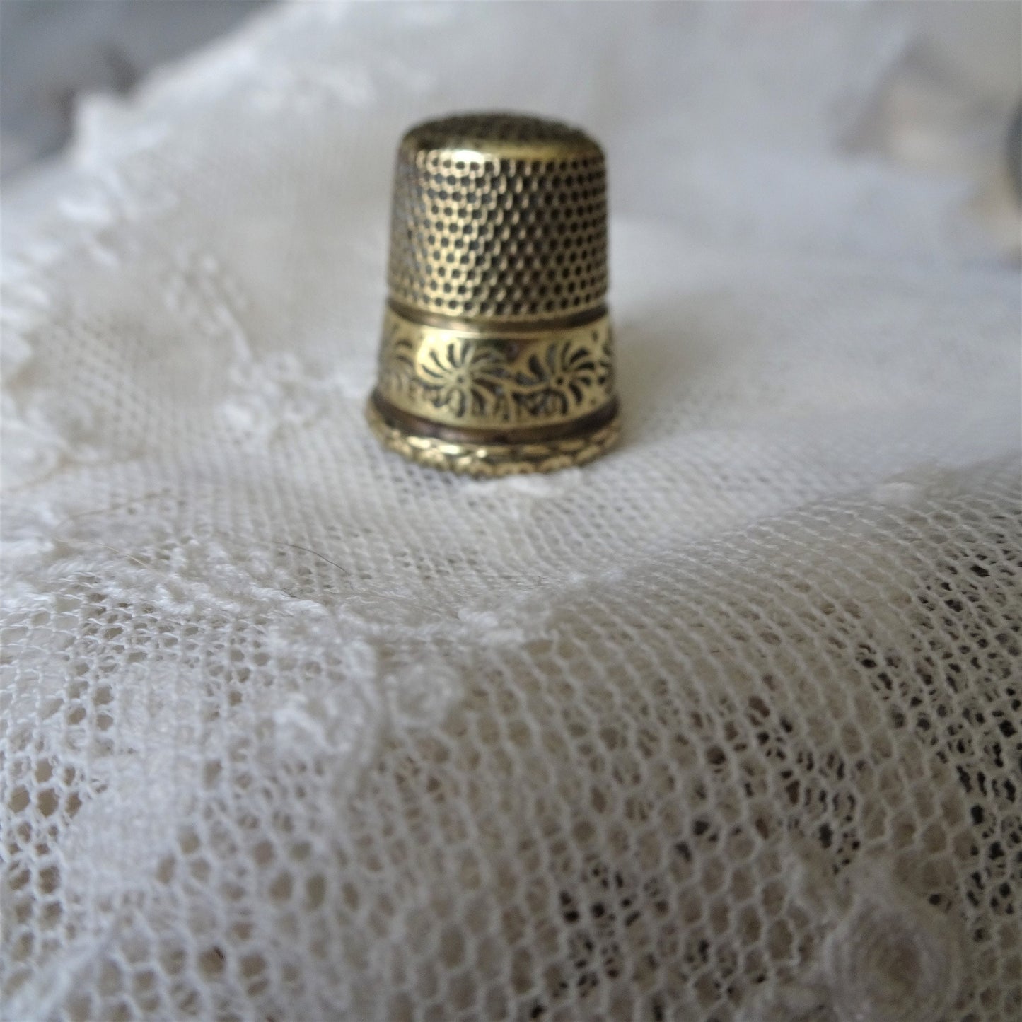 LOVELY Antique English Thimble, Engraved Thimble, Collectible Thimbles, Vintage Sewing Tools, Needlework Tools