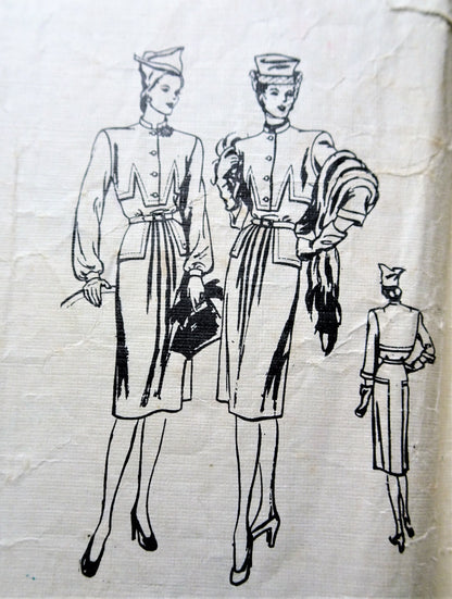 1940s FABULOUS Dress Pattern VOGUE Couturier Design 268, Smart Couture Details, Bust 32 Vintage Sewing Pattern