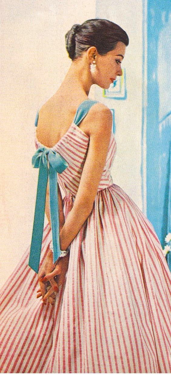 BEAUTIFUL 1950s Party Dress or Apron Dress Pattern VOGUE 8476  Bust 32 Very Easy To Make Vintage Sewing Pattern