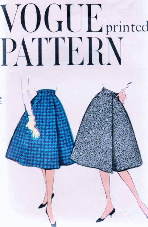 1950s Wrapped Skirt and Petticoat Pattern Easy To Make Vogue 9556 Waist 26 Vintage Sewing Pattern