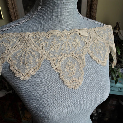 BEAUTIFUL Antique FRENCH Netted Tulle LACE Circular Applique, Lace Collar,Flounce,Bridal Wedding,Flapper Era, Lace Trim,Collectible Lace